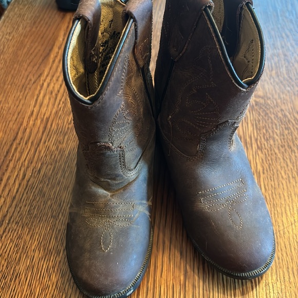 Lightly used masterson size 7 boot. - Picture 4 of 6